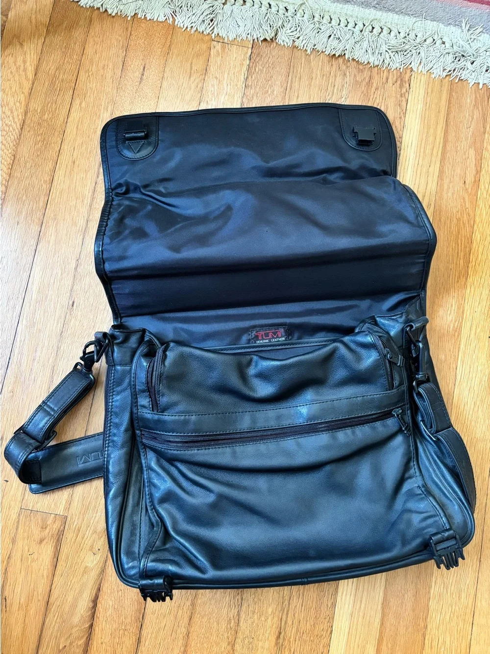 Tumi Leather Messenger Bag Briefcase
